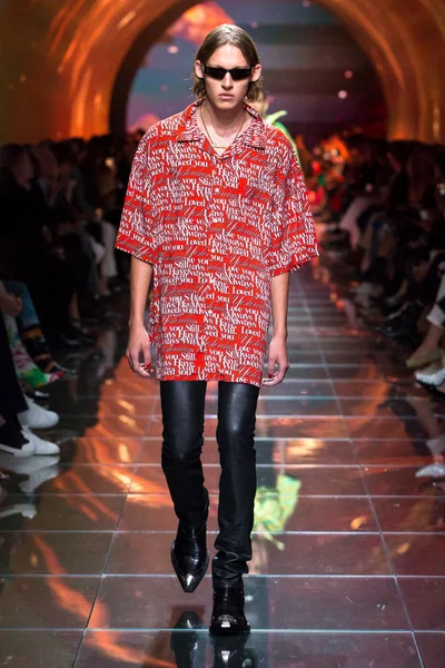 Look 44